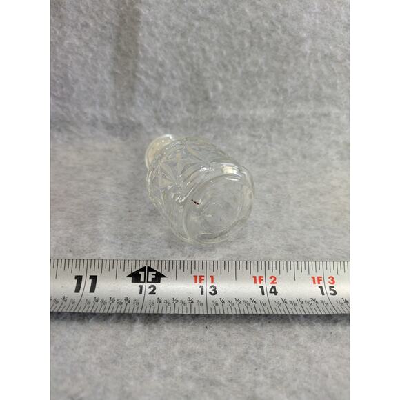 Set Of 2 Vintage Mid Century Clear Glass Bottle Salt Pepper Shaker Lid Stopper - Picture 13 of 15